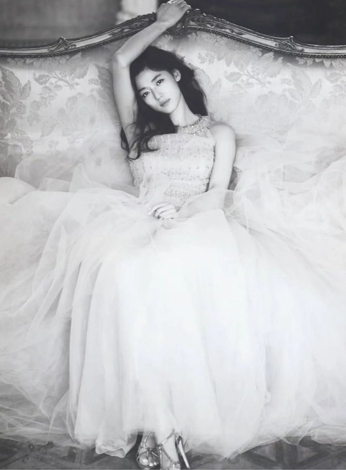 Foto Jun Ji Hyun dari momen pernikahannya pada tahun 2012 dirilis oleh fotografer Kim Bo Ha lewat situs resmi perusahaan fotografinya.