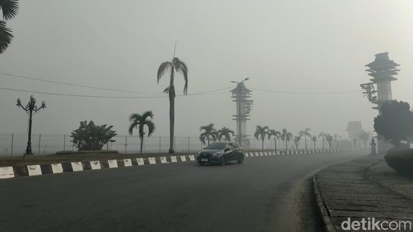 Begini Pemandangan di Kalimantan Saat Berselimut Kabut Asap
