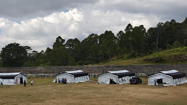 Kemenkes mempercepat pembangunan rumah sakit lapangan di Kabupaten Manggarai usai terdampak gempa NTT. Kemenkes mempercepat pembangunan rumah sakit lapangan di Kabupaten Manggarai usai terdampak gempa NTT. (Dok. Kemenkes)