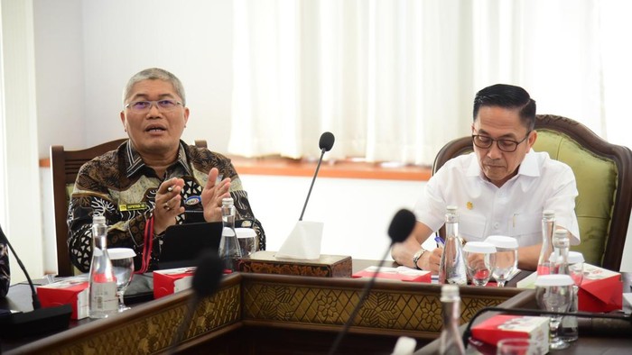 Kepala BPKP Sumsel Supriyadi saat audiensi dengan Wali Kota Palembang.