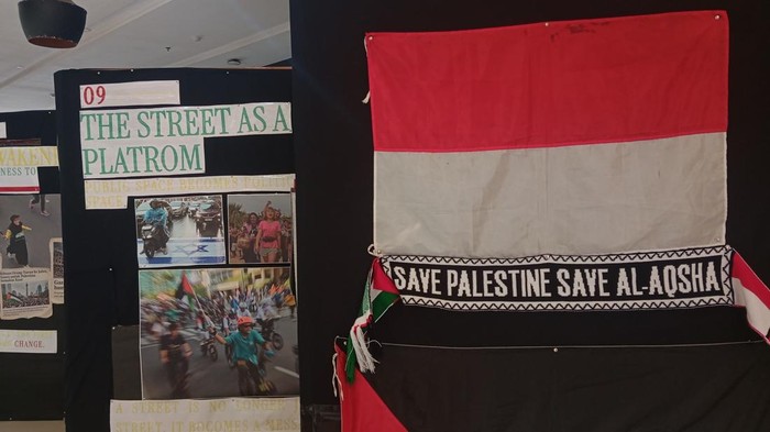 Pameran Solidarity through Images: Palestine Photo Exhibition di FISIP UI, Depok, Jawa Barat.