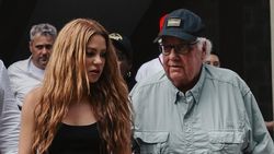 Potret Shakira Kunjungi Sekolah Hancur di Kolombia