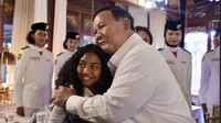 Momen Prabowo Ramah Tamah Bareng Paskibraka dan Komandan Upacara HUT Ke-81 RI