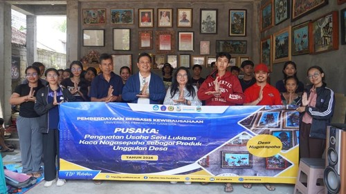 Program Pusaka: Penguatan Usaha Seni Lukisan Kaca Nagasepaha sebagai Produk Unggulan Desadi Desa Nagasepaha, Buleleng, Bali. (Foto: Dok. Istimewa)