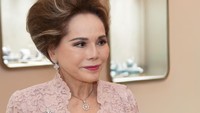 Ratna Sari Dewi Sukarno Curi Perhatian di Event Opening Butik Perhiasan