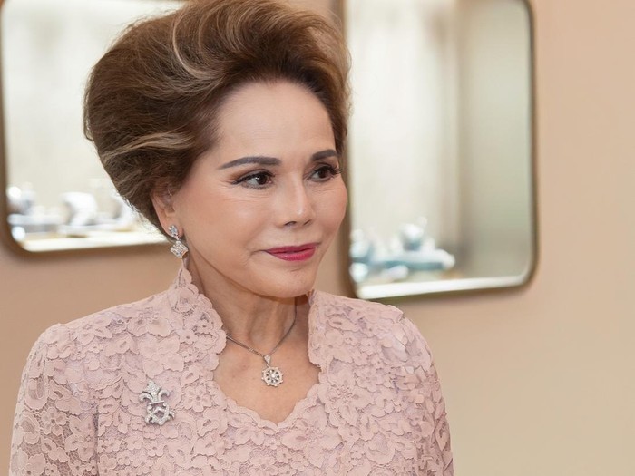 ratna sari dewi sukarno
