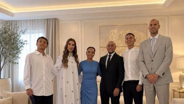 Roberto Carlos dan Souhaila Ettahiri