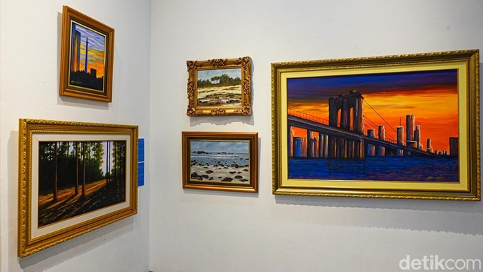 SBY Art Community pamerkan 150 karya dari 27 seniman di Taman Ismail Marzuki Jakarta, Rabu (19/8/2026).

SBY Art Community menggelar pameran lukisan bertajuk 