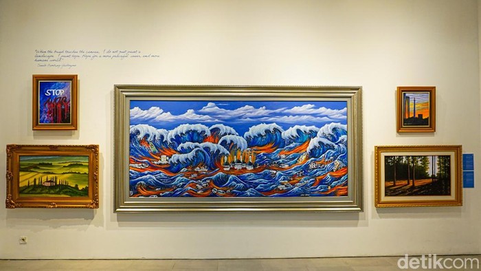SBY Art Community pamerkan 150 karya dari 27 seniman di Taman Ismail Marzuki Jakarta, Rabu (19/8/2026).

SBY Art Community menggelar pameran lukisan bertajuk 