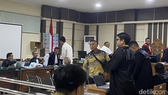 Sejumlah Kepala Desa dihadirkan dalam sidang dugaan korupsi Bupati Pati nonaktif, Sudewo, di Pengadilan Tipikor Kota Semarang, Rabu (19/8/2026).