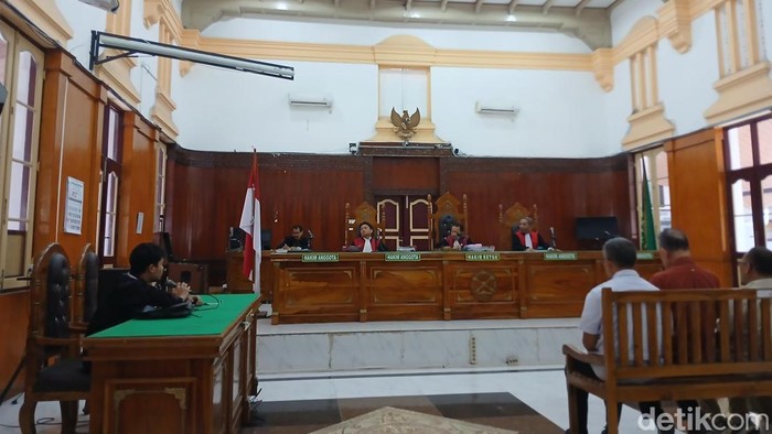Sidang tuntutan eks pejabat PT Inalum kembali ditunda di PN Medan. (Foto: Juita Sinuhaji/detikSumut)