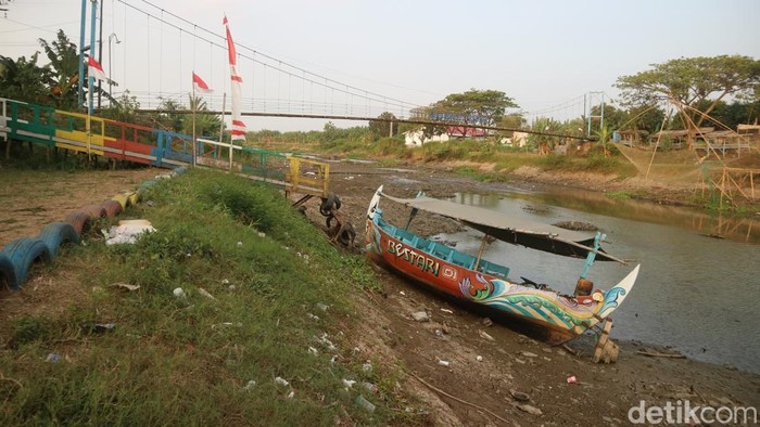 Situasi Sungai Silugonggo tepatnya di wisata Bestari tampak mengering, Rabu (19/8/2026).