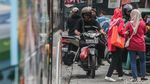 Terobos One Way, Pemotor Lawan Arus Berjamaah di Pondok Labu