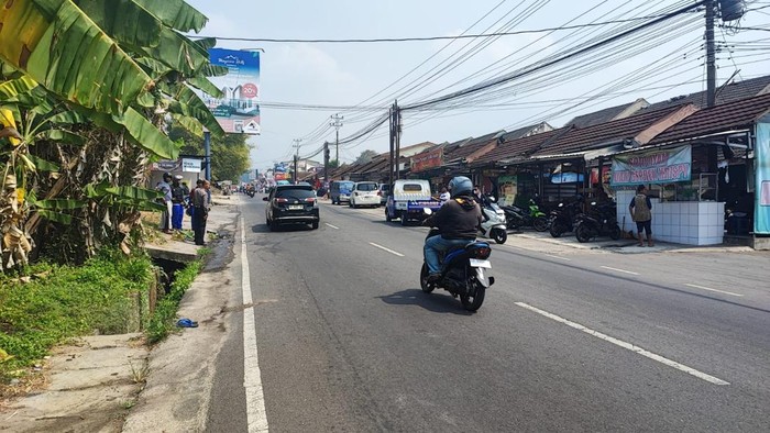 Lokasi kecelakaan lalu lintas yang melibatkan dua sepeda motor di Jalan Raden Abdulloh, Bandongan, Kabupaten Magelang, Rabu (19/8/2026).