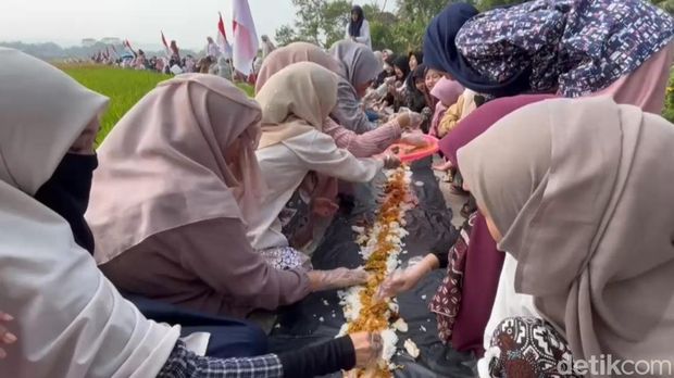 Tradisi Botram Salembur di Ciamis Tradisi Botram Salembur di Ciamis