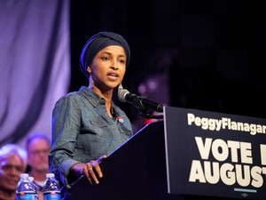 Kisah Ilhan Omar, Pengungsi Somalia Jadi Wanita Muslim Pertama di Kongres AS