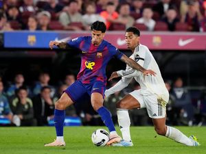 Figo: Barcelona Sangat Kuat, Real Madrid...