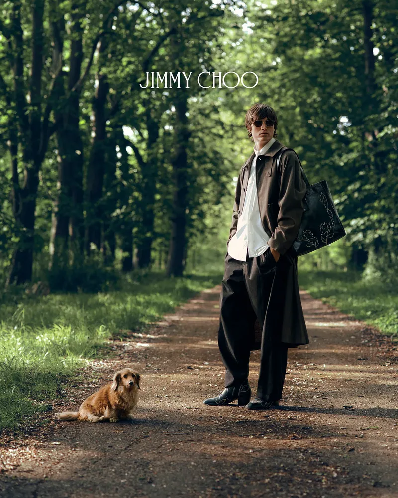 Alfie Nickerson Alfie Nickerson, petani bunga jadi model Jimmy Choo.