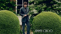 Rilis Koleksi Sepatu Bertema Mawar, Jimmy Choo Gandeng Petani Bunga Jadi Model
