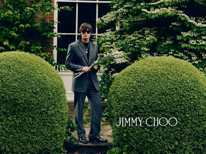 Alfie Nickerson, petani bunga jadi model Jimmy Choo.