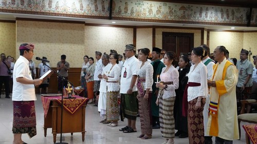 Bupati Badung I Wayan Adi Arnawa melantik dan mengambil sumpah/janji 163 pejabat lingkup Pemkab Badung di Ruang Kertha Gosana, Puspem Badung, Kamis (20/8/2026). (Foto: Dok. Pemkab Badung)