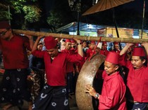 Gamelan Pusaka Keraton Diarak Sambut Tradisi Sekaten