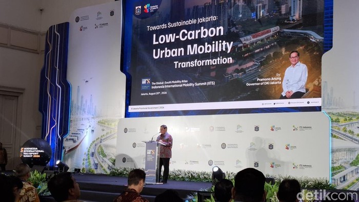 Gubernur DKI Jakarta Pramono Anung menargetkan jumlah bus listrik di Jakarta mencapai 10 ribu unit pada 2030. (Belia/detikcom)