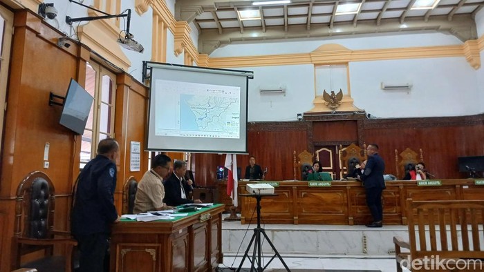 Sidang lanjutan gugatan KLH terhadap PT TPL di PN Medan, Kamis (20/8/2026)