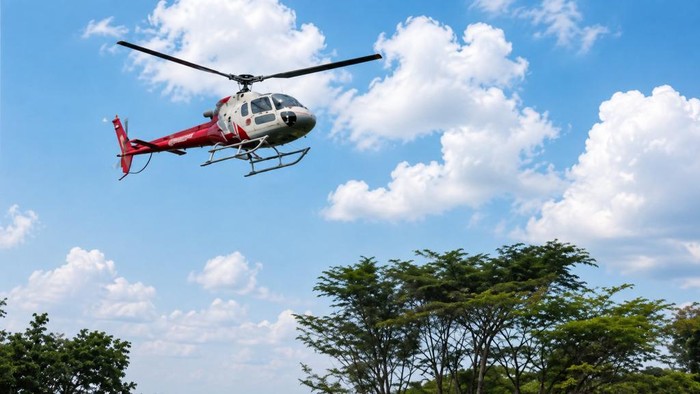 Gunung Arjuno-Welirang diselimuti awan rendah hingga rencana water bombing pemadaman karhutla belum bisa terlaksana.