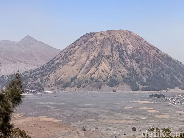 Gunung Bromo Kembali Dibuka Usai Karhutla