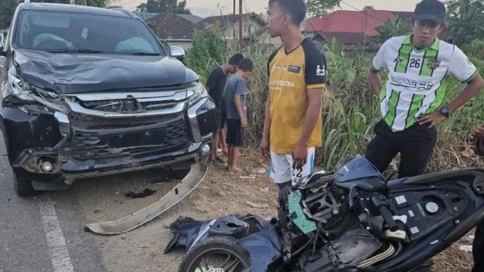 Kecelakaan maut Pajero vs motor mahasiswa UHO di Konawe.