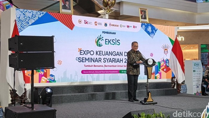 Kepala Eksekutif Pengawas Perilaku Pelaku Usaha Jasa Keuangan, Edukasi, dan Pelindungan Konsumen OJK, Dicky Kartikoyono