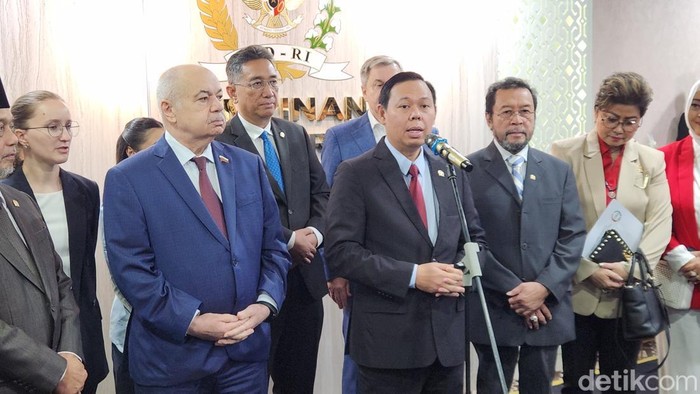 Ketua DPD RI Sultan Najamudin menerima kunjungan senator Rusia Ilyas Umakhanov, Kamis (20/8/2026).