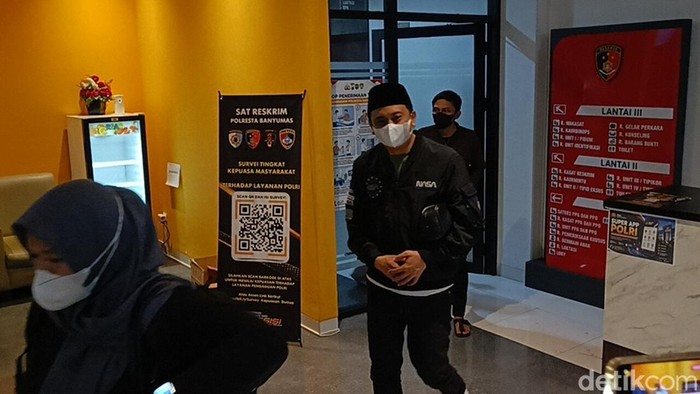 Wakil Rektor III Bidang Kemahasiswaan dan Alumni Unsoed Purwokerto, Prof Norman Arie Prayoga setelah menjalani pemeriksaan KPK di Mapolresta Banyumas, Kamis (20/8/2026).