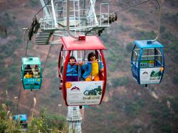 Lift Tebing 288 Meter di China Pangkas Perjalanan 6 Jam Jadi 30 Menit