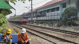 Identitas Korban Tewas Tertemper KRL di Tebet: Kakek Berusia 80 Tahun