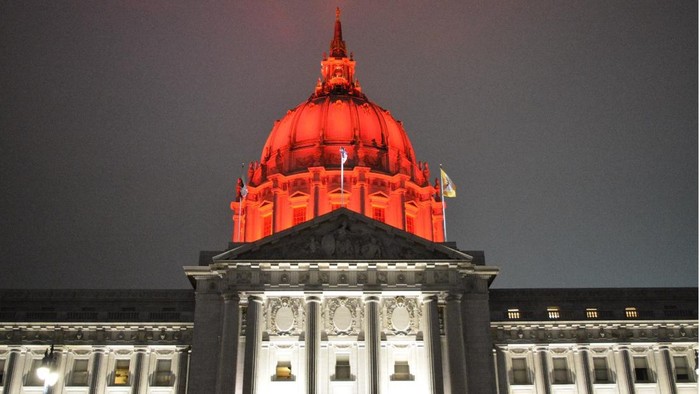Perayaan kemerdekaan Indonesia di Amerika Serikat berlangsung semarak di San Francisco. Bahkan Bendera Merah Putih kembali berkibar di Balai Kota San Francisco.