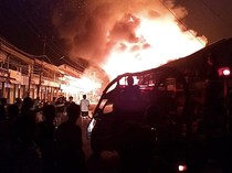 Kebakaran Hebat Landa Pasar Sungai Duri, Jalur Pontianak-Singkawang Lumpuh