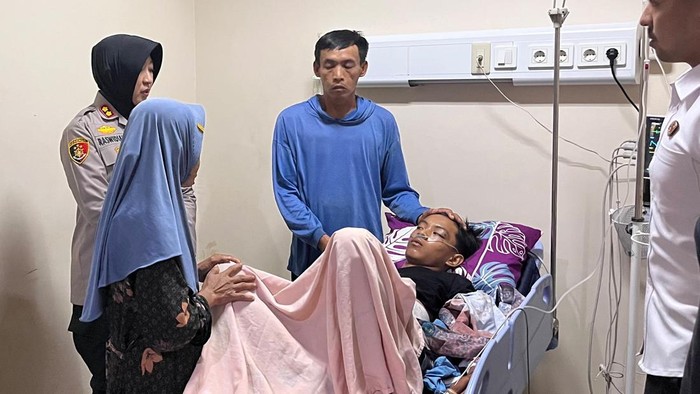 Pelajar di Lampung Utara menjalani perawatan setelah ditembak saat pertahankan motor dari begal