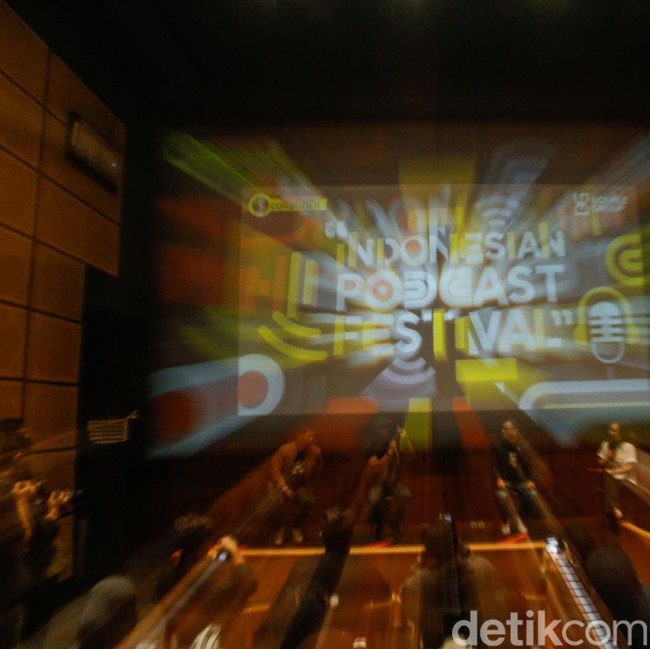 Podcast Tak Cuma Didengar, Kini Naik Panggung Lewat Festival