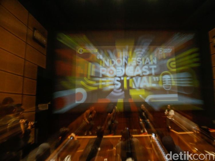 Podcast Tak Cuma Didengar, Kini Naik Panggung Lewat Festival