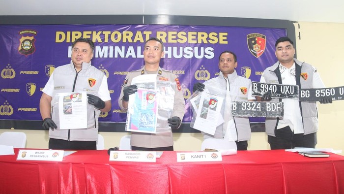 Polda Sumsel Amankan 3 Pelaku Penimbunan 5.350 Liter Solar Bersubsidi