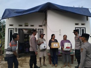 Warga di Lubuklinggau Terdampak Angin Puting Beliung Dapat Bantuan Sembako