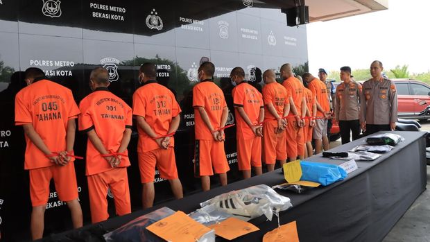 Polres Metro Bekasi Kota mengungkap 6 kasus kejahatan menonjol dan menangkap 11 pelaku selama periode 1-20 Agustus 2026.