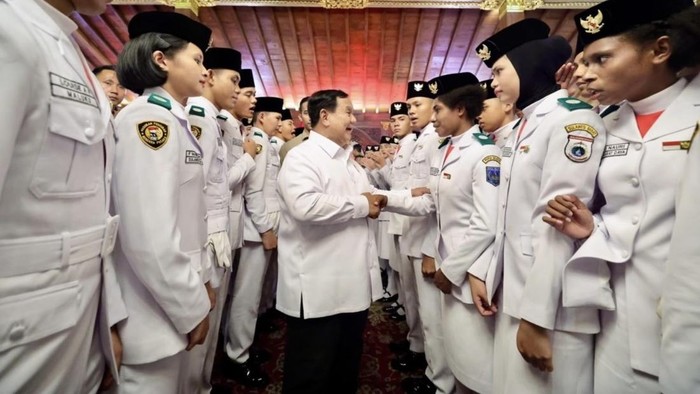 Prabowo bertemu anggota Paskibraka HUT ke-81 RI (dok. IG Prabowo)