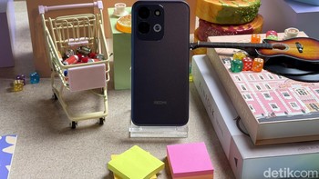 Untuk pengisian daya, Xiaomi membekalinya dengan fitur 45W Turbo Charging yang mampu mengisi baterai hingga 50% hanya dalam waktu sekitar 45 menit. Foto: detikINET/Anggoro Suryo Jati