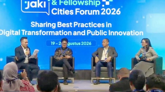 Sekda Karawang Asep Aang Rahmatullah saat menjadi pembicara di JAKI & Fellowship Cities Forum: Sharing Best Practices in Digital Transformation and Public Innovation