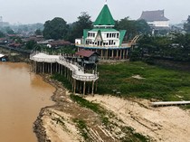 Kemarau Ekstrem, Sungai di Palangka Raya Alami Pendangkalan Membentuk Gosong