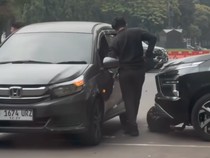 Video: Polisi Cari Debt Collector yang Viral Beraksi di GBK