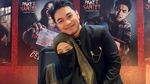 Tinandrose Berkursi Roda Hadiri Film Perdana Fiki Naki